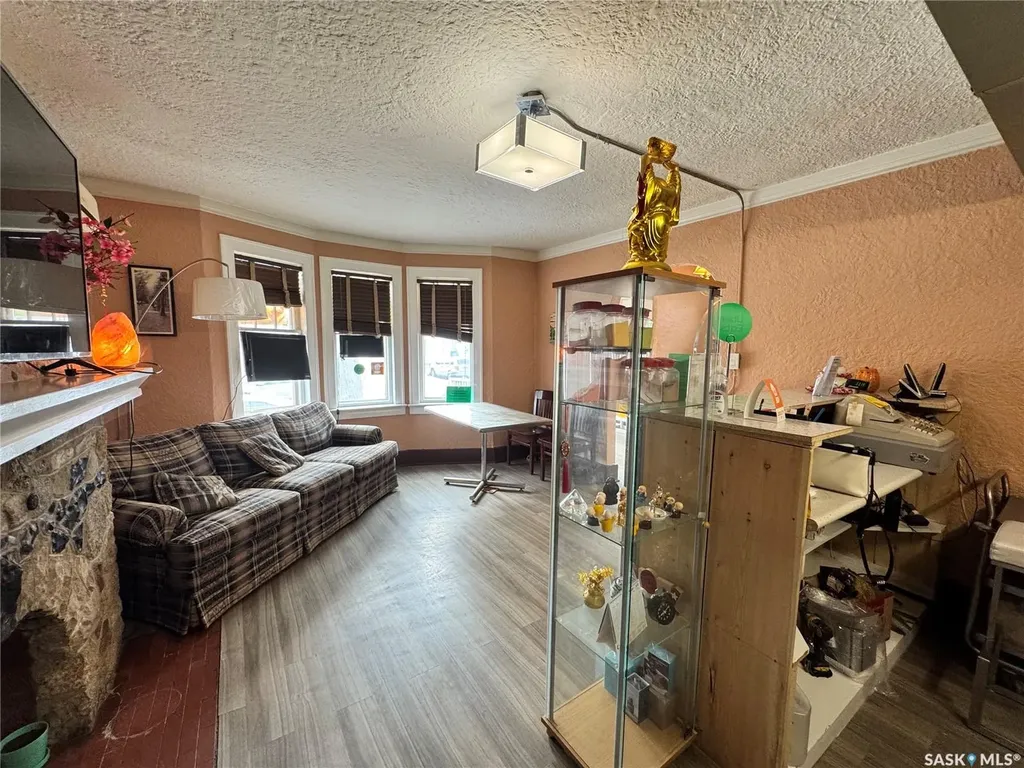 2416 14th Avenue Regina SK S4P 0Y3