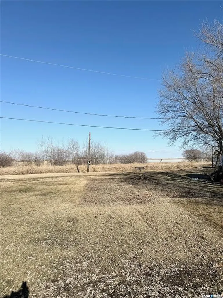 627 3rd Avenue Naicam SK S0K 2Z0