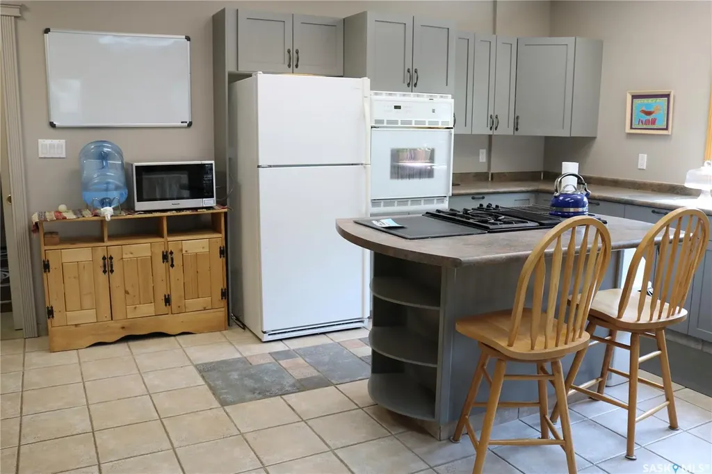 1001 Mark Avenue Moosomin SK S0G 3N0