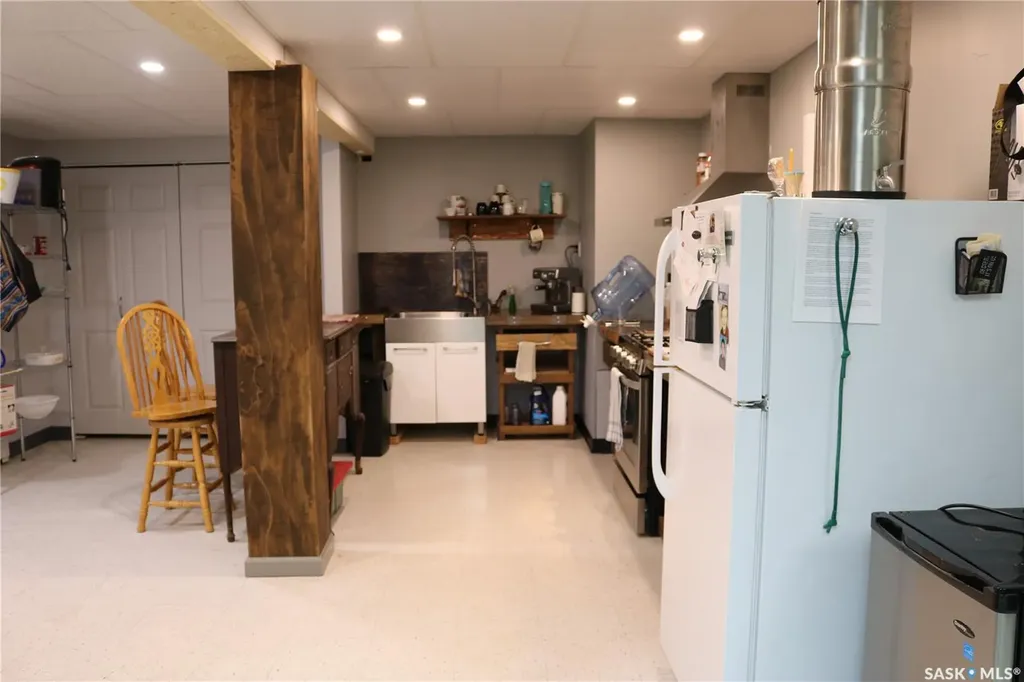 1001 Mark Avenue Moosomin SK S0G 3N0