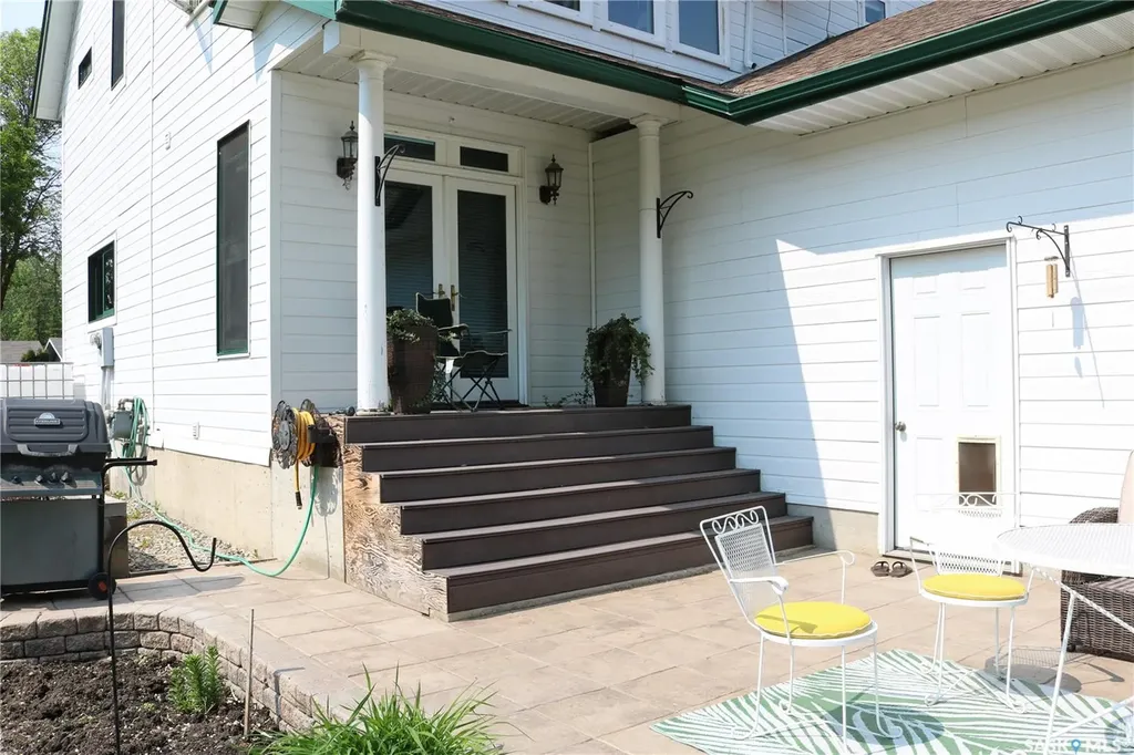1001 Mark Avenue Moosomin SK S0G 3N0