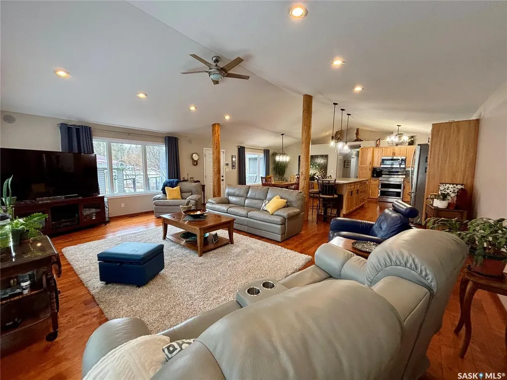 412 Mary Anne Place Paddockwood Rm No. 520 SK S0J 0N0