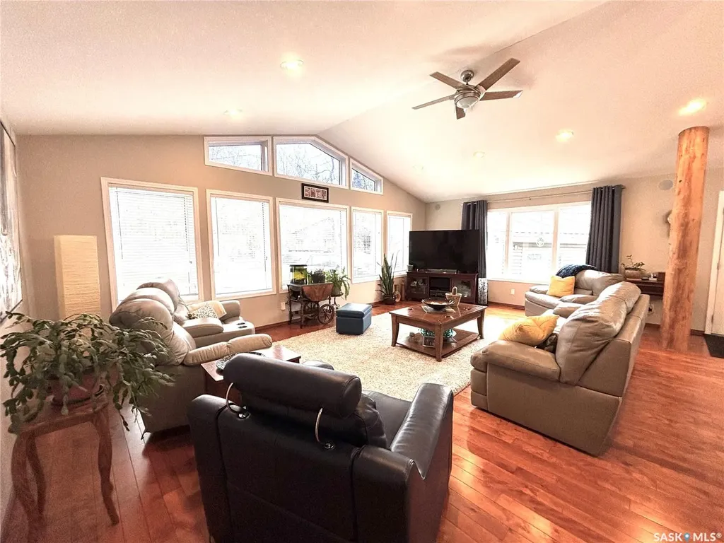 412 Mary Anne Place Paddockwood Rm No. 520 SK S0J 0N0