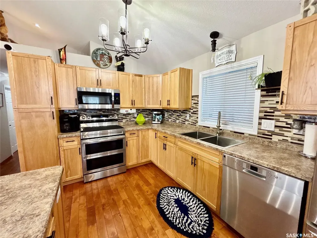 412 Mary Anne Place Paddockwood Rm No. 520 SK S0J 0N0