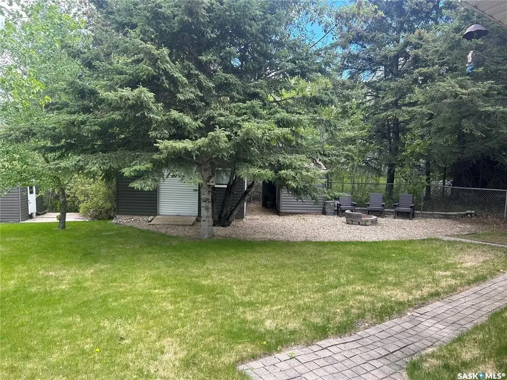 412 Mary Anne Place Paddockwood Rm No. 520 SK S0J 0N0