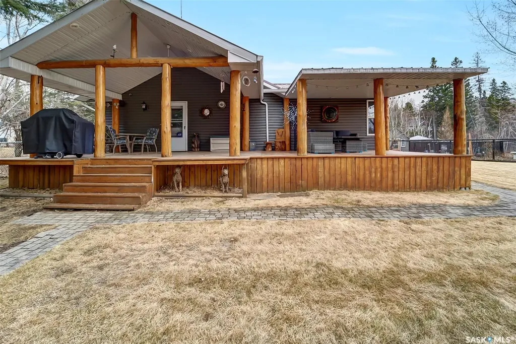 412 Mary Anne Place Paddockwood Rm No. 520 SK S0J 0N0