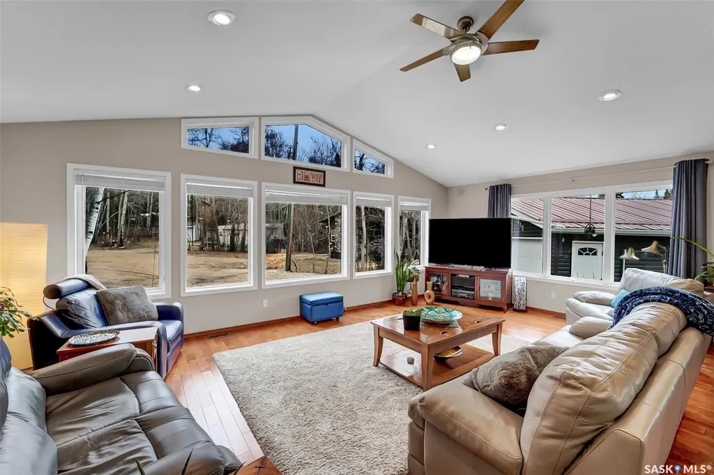 412 Mary Anne Place Paddockwood Rm No. 520 SK S0J 0N0
