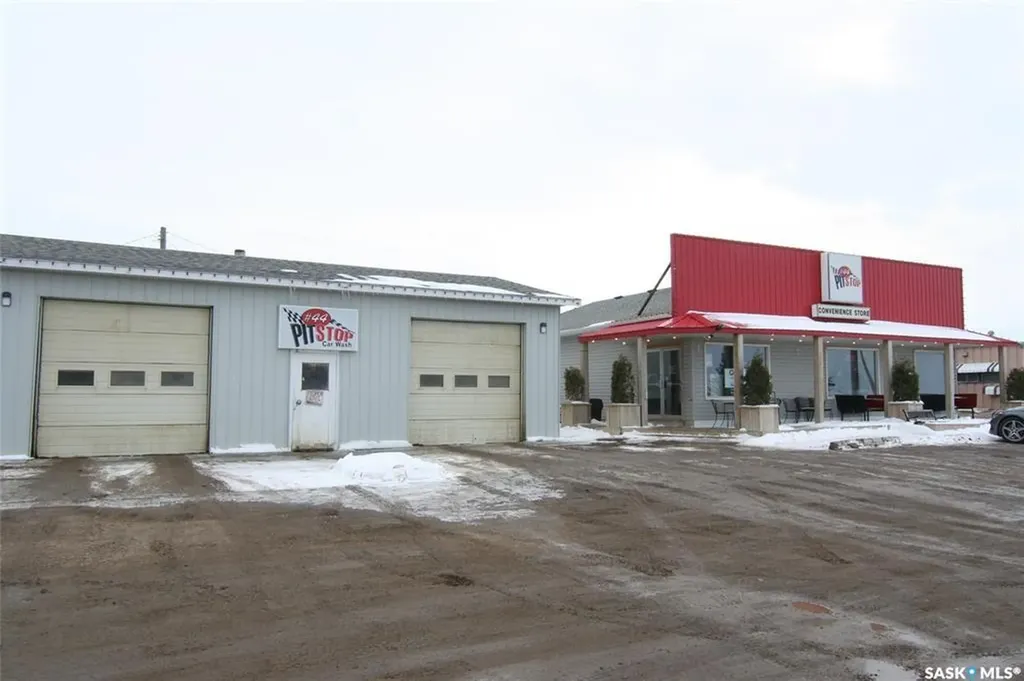 410 Railway Avenue Eston SK S0L 1A0