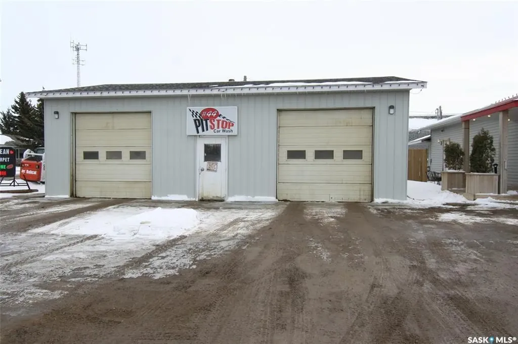 410 Railway Avenue Eston SK S0L 1A0