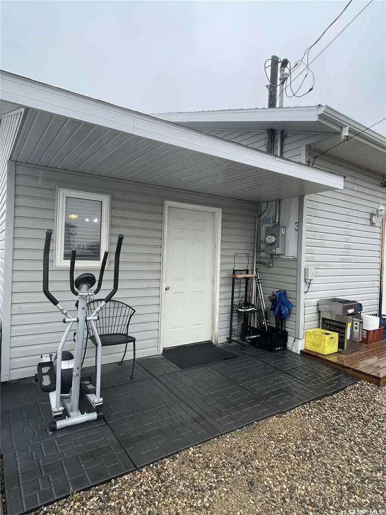 410 Railway Avenue Eston SK S0L 1A0