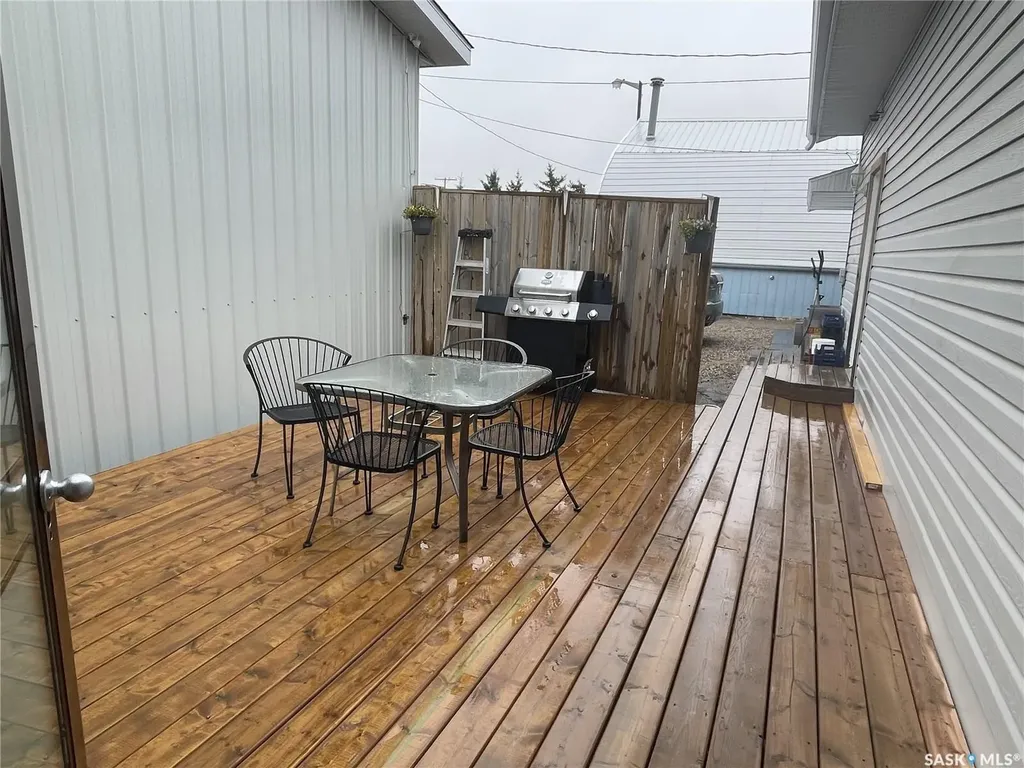 410 Railway Avenue Eston SK S0L 1A0
