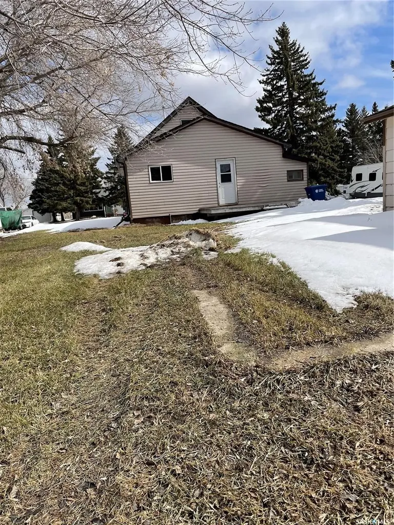 406 Southesk Street Whitewood SK S0G 5C0