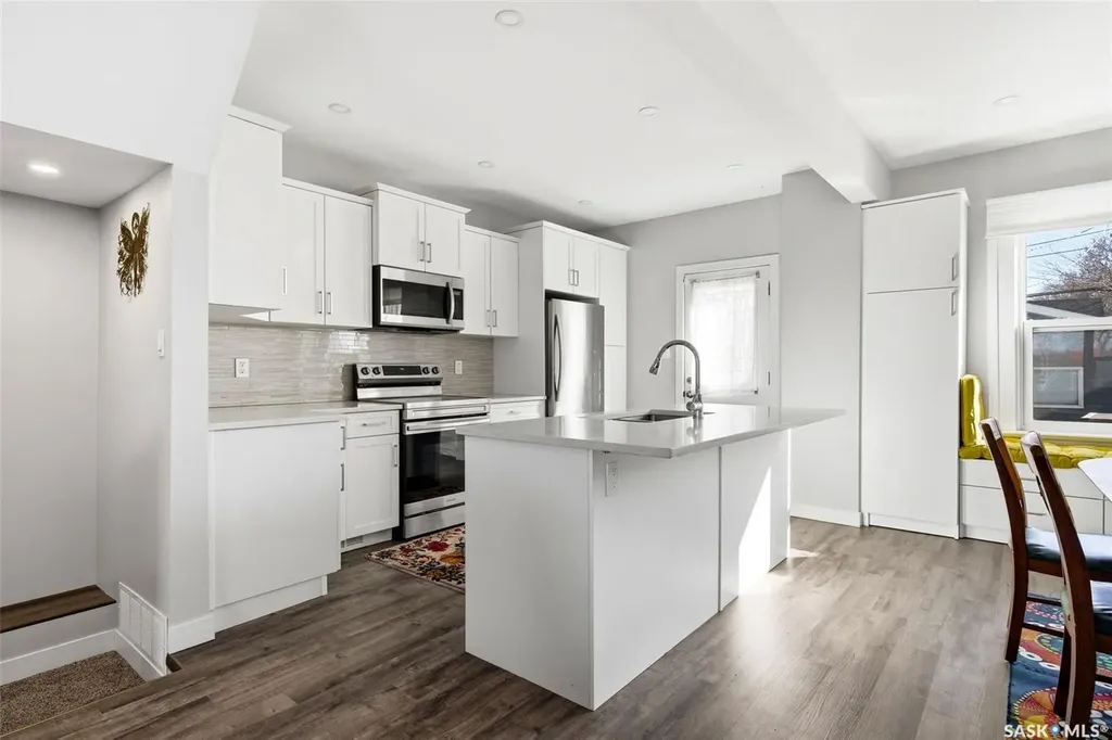 3809 Victoria Avenue Regina SK S4T 1M6