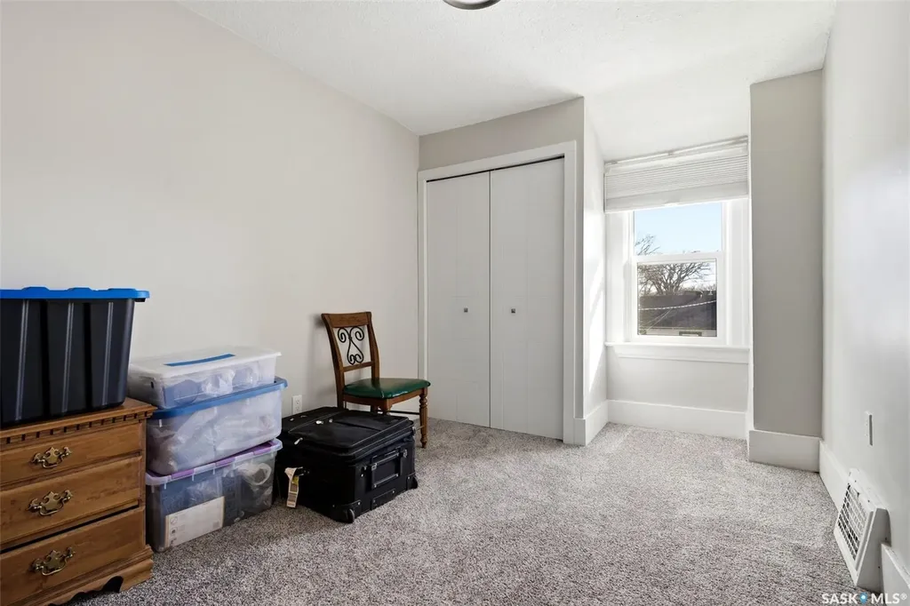 3809 Victoria Avenue Regina SK S4T 1M6