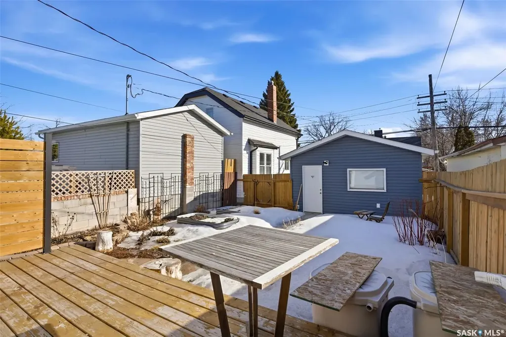 3809 Victoria Avenue Regina SK S4T 1M6