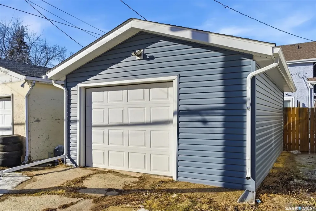 3809 Victoria Avenue Regina SK S4T 1M6