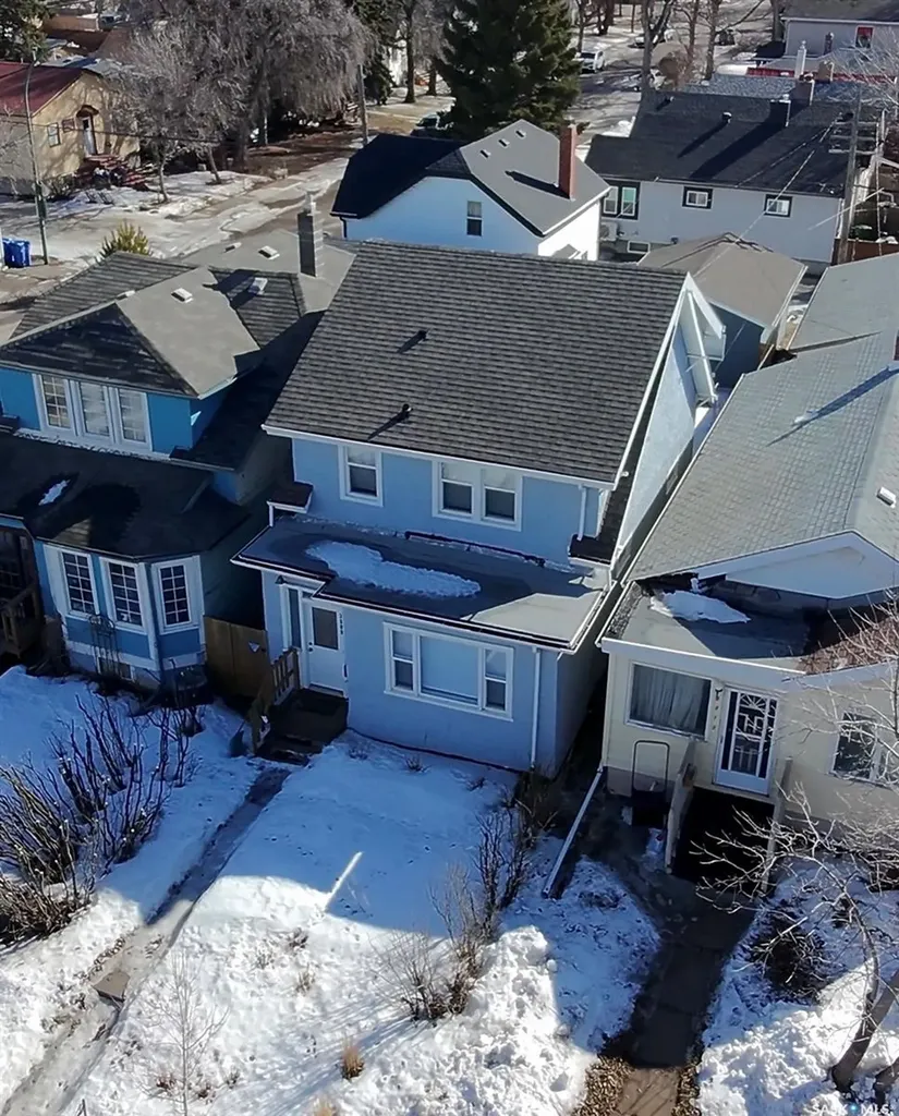 3809 Victoria Avenue Regina SK S4T 1M6