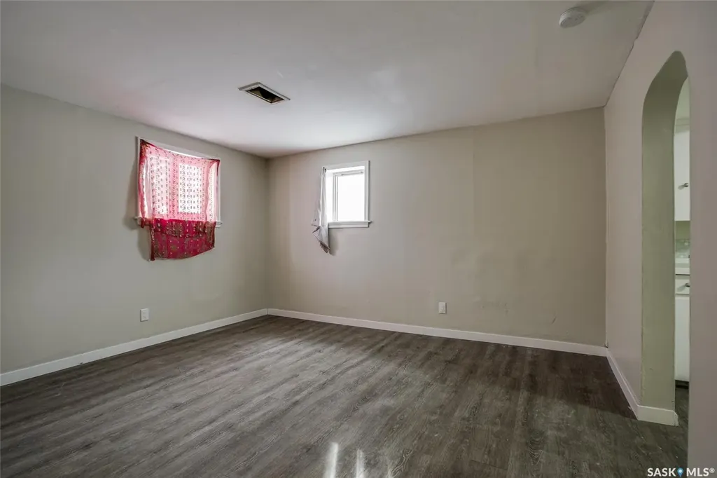 327 Q Avenue S Saskatoon SK S7M 2Y2