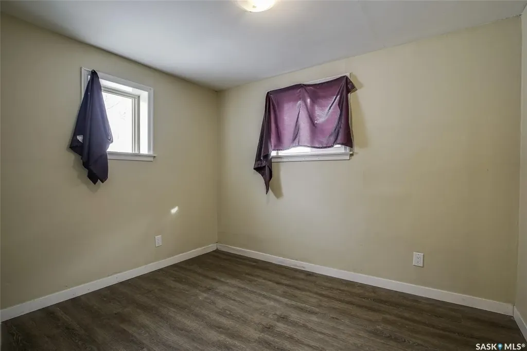 327 Q Avenue S Saskatoon SK S7M 2Y2