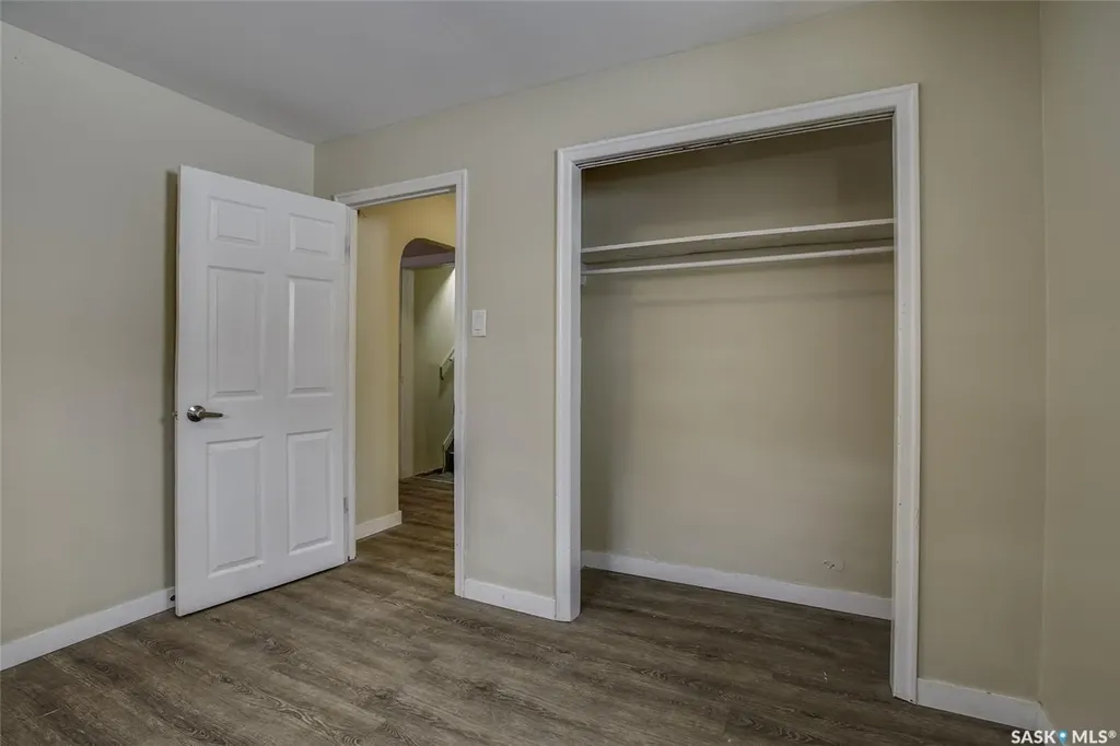 327 Q Avenue S Saskatoon SK S7M 2Y2