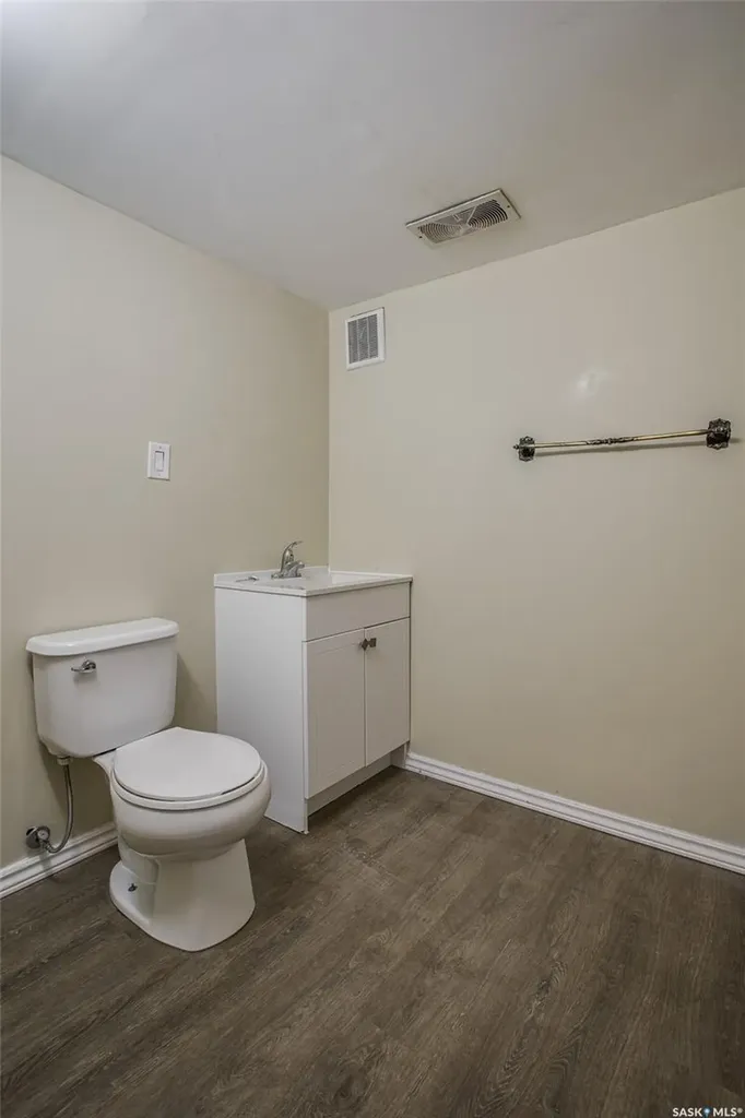 327 Q Avenue S Saskatoon SK S7M 2Y2
