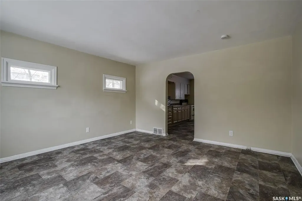 327 Q Avenue S Saskatoon SK S7M 2Y2