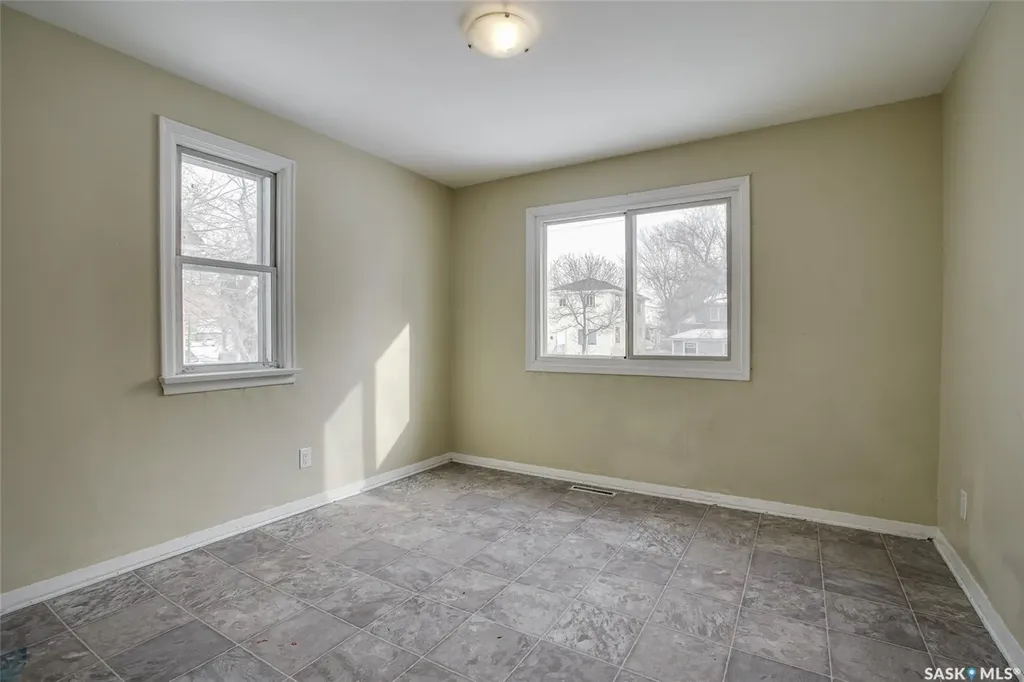 327 Q Avenue S Saskatoon SK S7M 2Y2