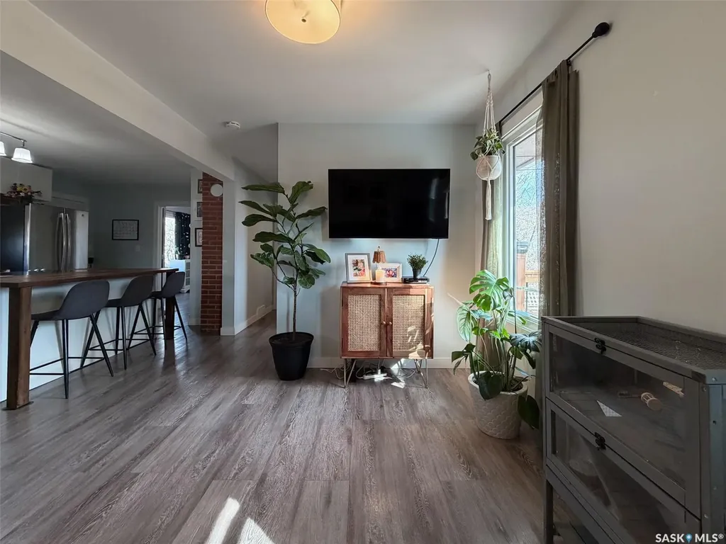 442 Front Street W Eastend SK S0N 0T0