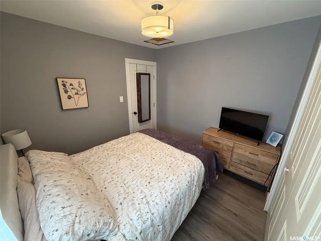 442 Front Street W Eastend SK S0N 0T0