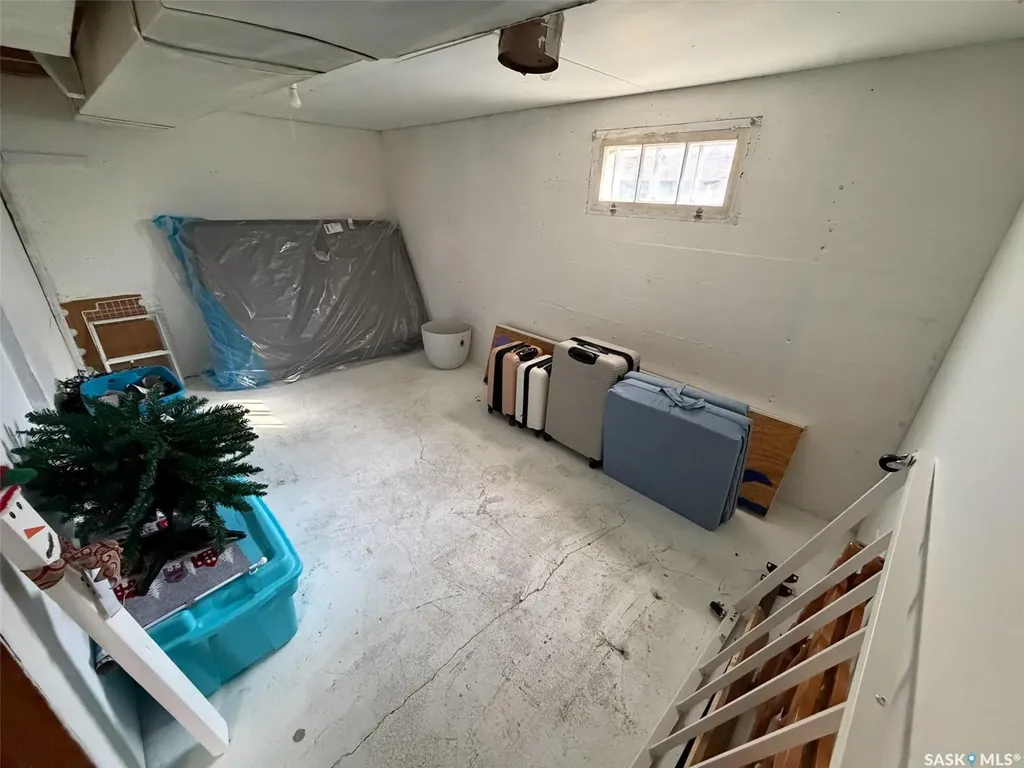 442 Front Street W Eastend SK S0N 0T0