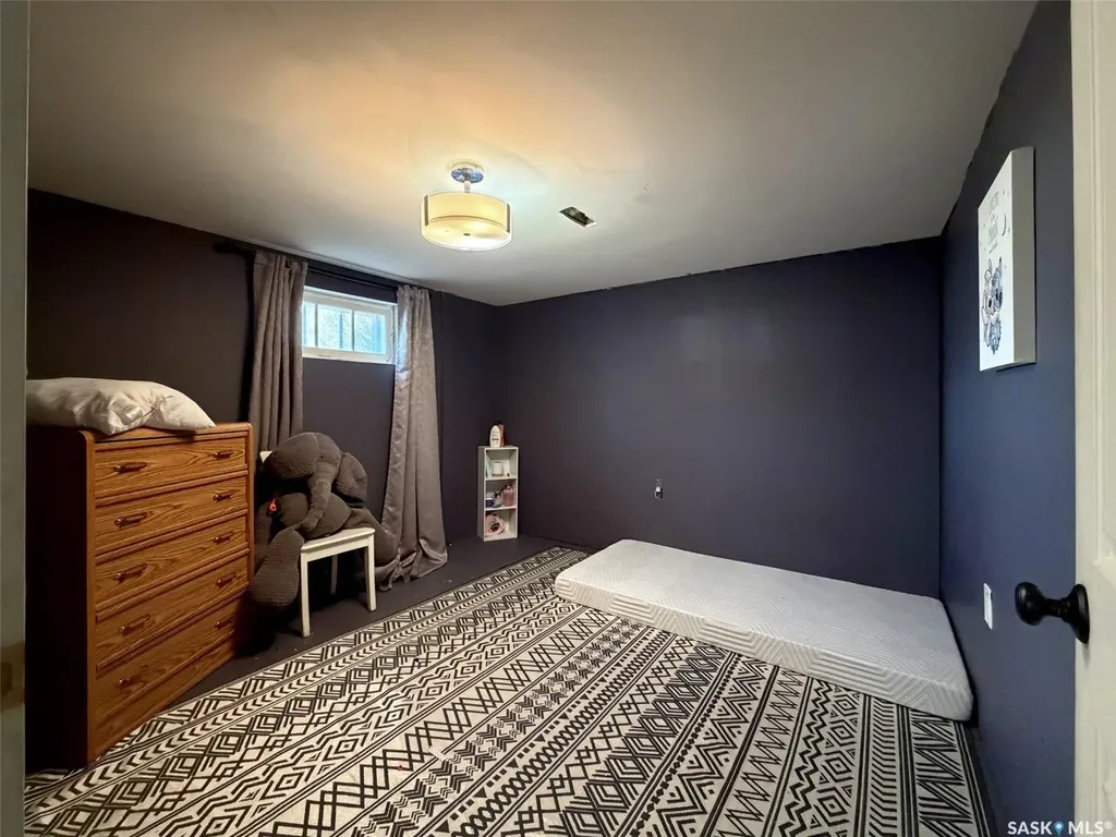 442 Front Street W Eastend SK S0N 0T0
