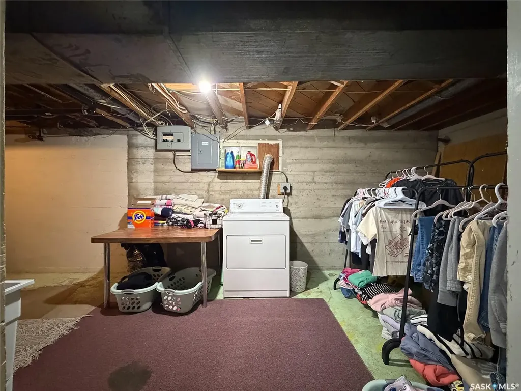 442 Front Street W Eastend SK S0N 0T0