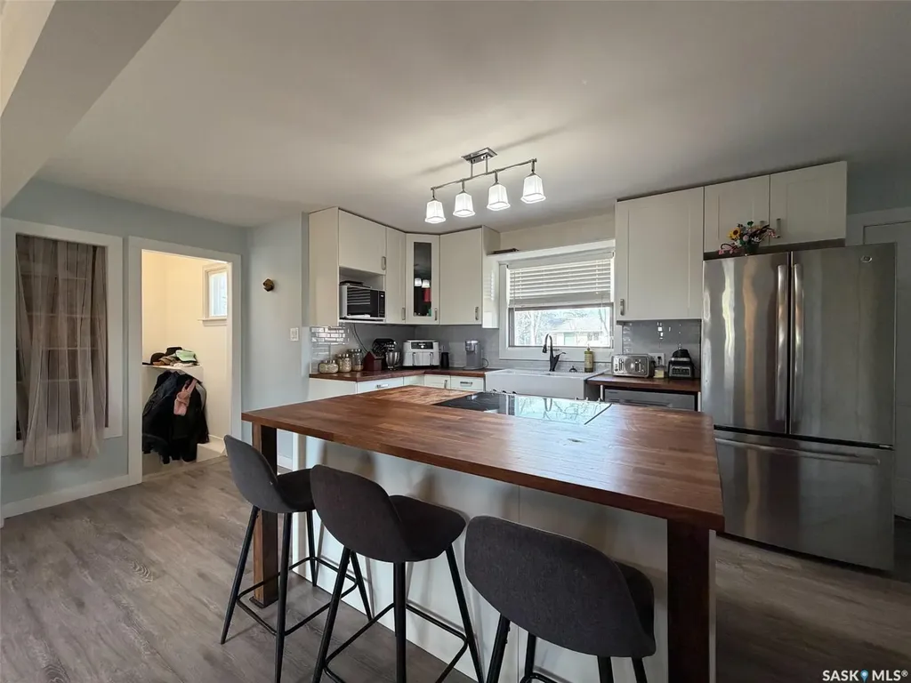 442 Front Street W Eastend SK S0N 0T0