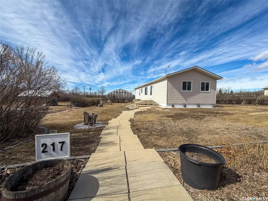 217 2nd Street W Climax SK S0N 0N0