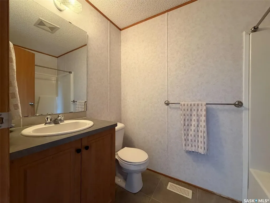217 2nd Street W Climax SK S0N 0N0