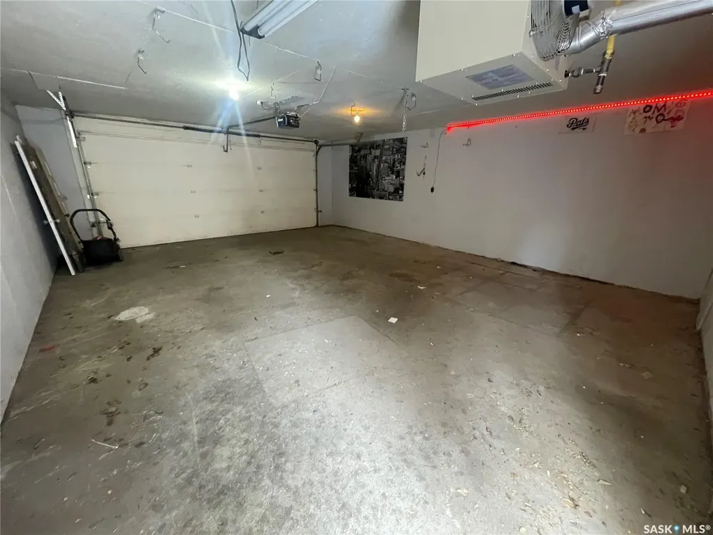 2161 Cameron Street Regina SK S4T 2V7