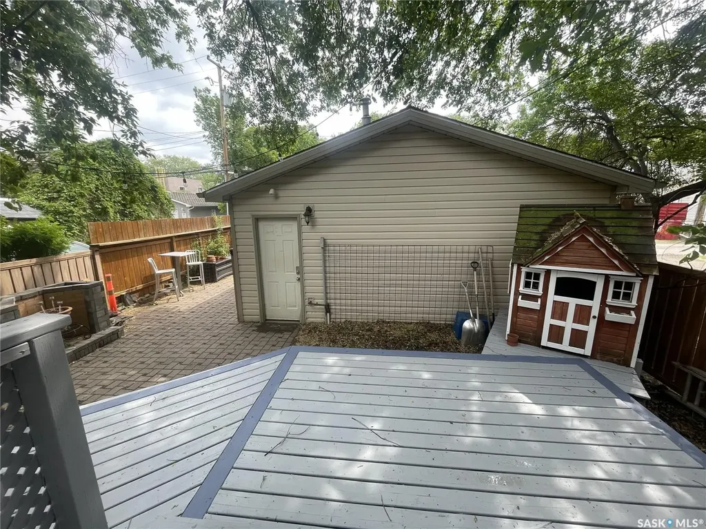 2161 Cameron Street Regina SK S4T 2V7