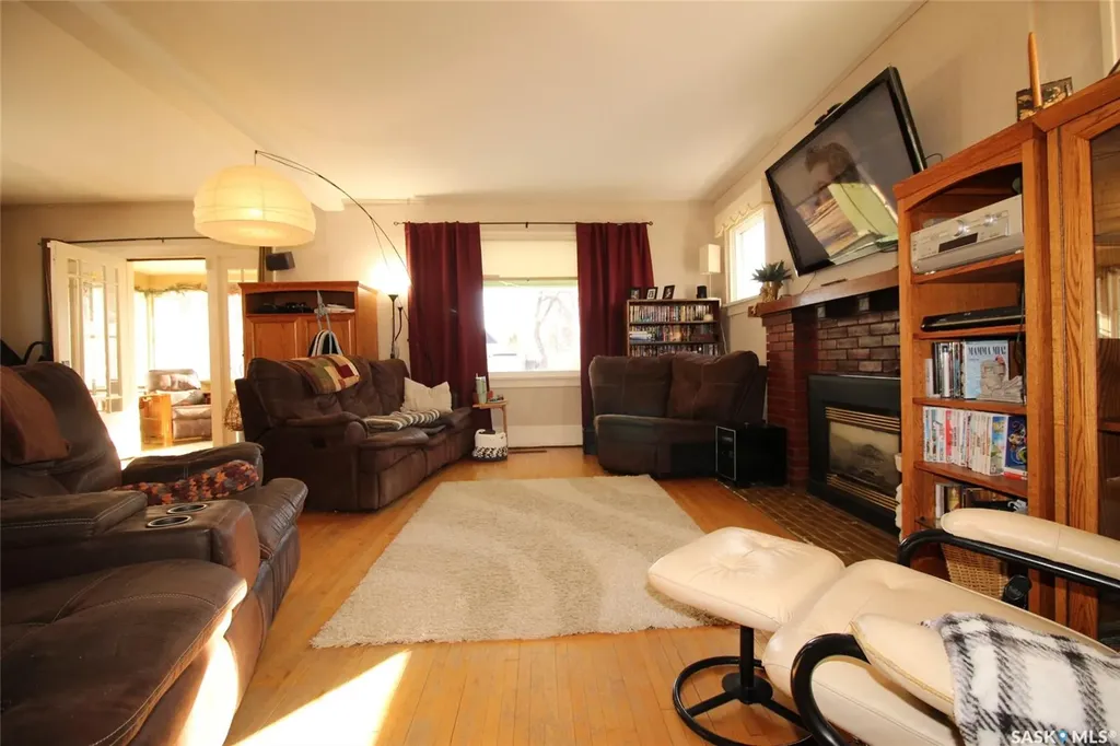 663 2nd Street E Shaunavon SK S0N 2M0