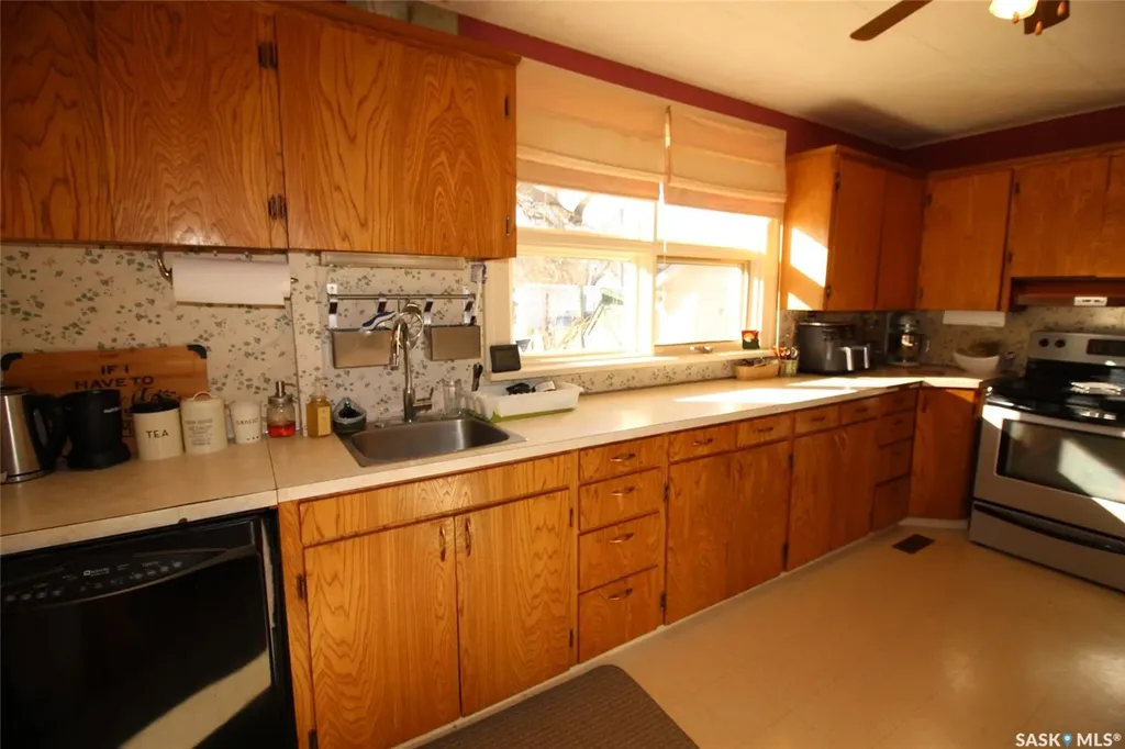 663 2nd Street E Shaunavon SK S0N 2M0