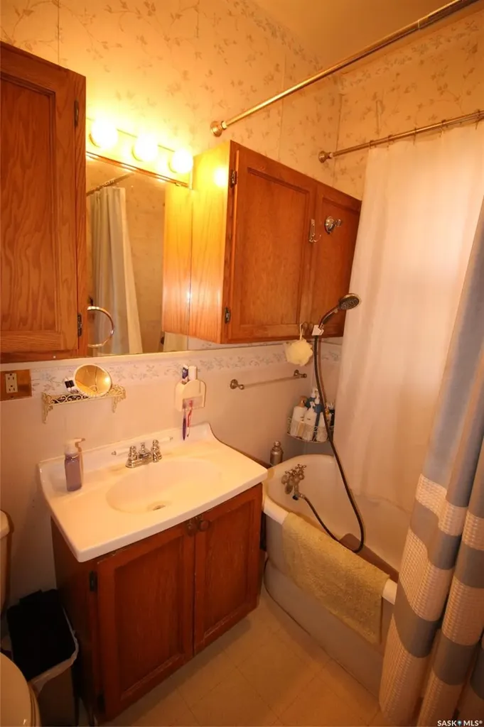 663 2nd Street E Shaunavon SK S0N 2M0