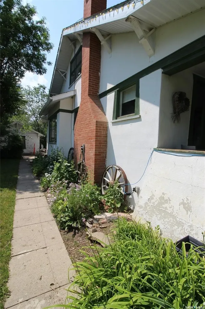 663 2nd Street E Shaunavon SK S0N 2M0