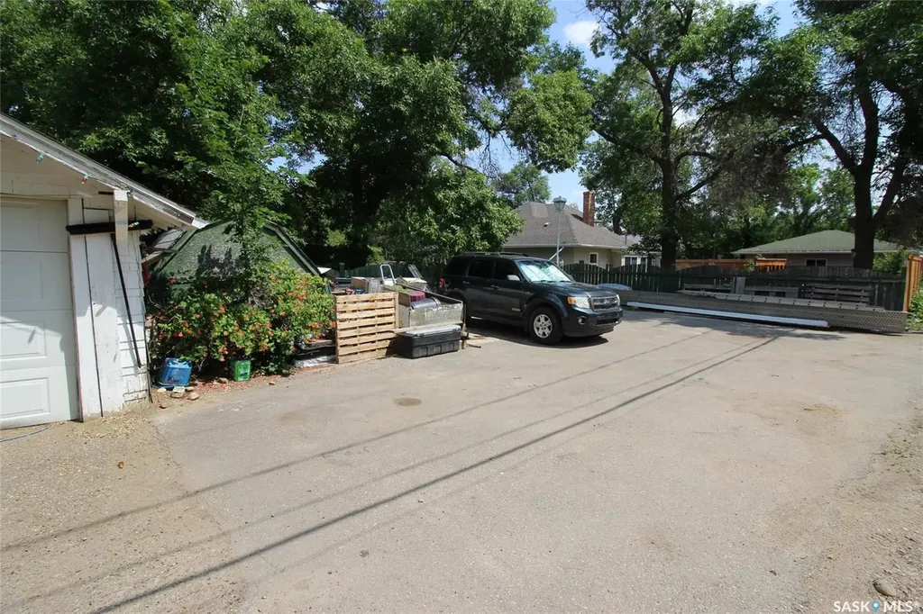 663 2nd Street E Shaunavon SK S0N 2M0