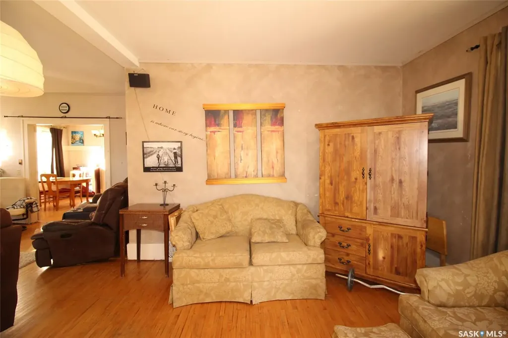 663 2nd Street E Shaunavon SK S0N 2M0