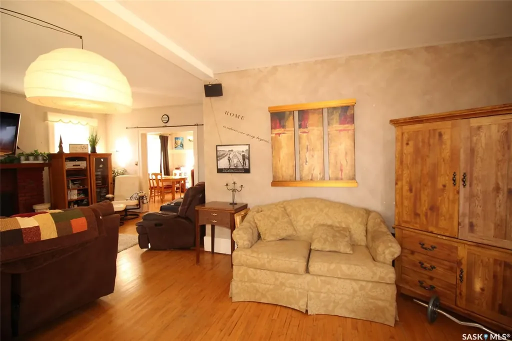 663 2nd Street E Shaunavon SK S0N 2M0