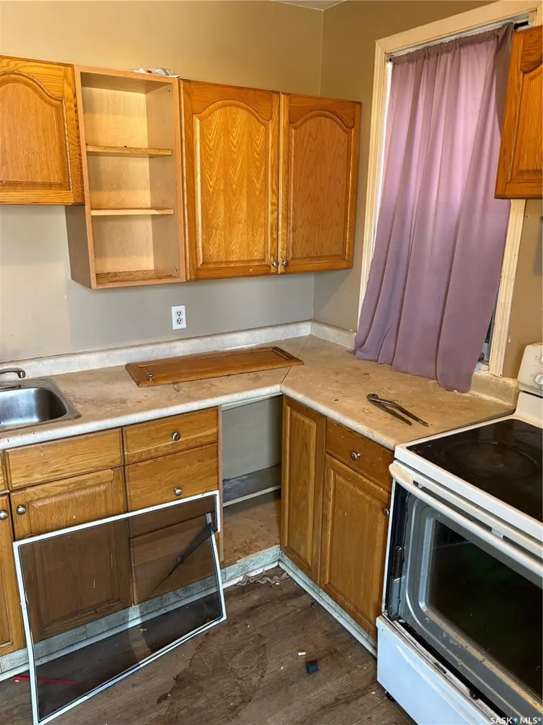 1212-1216 Rae Street Regina SK S4T 2C2