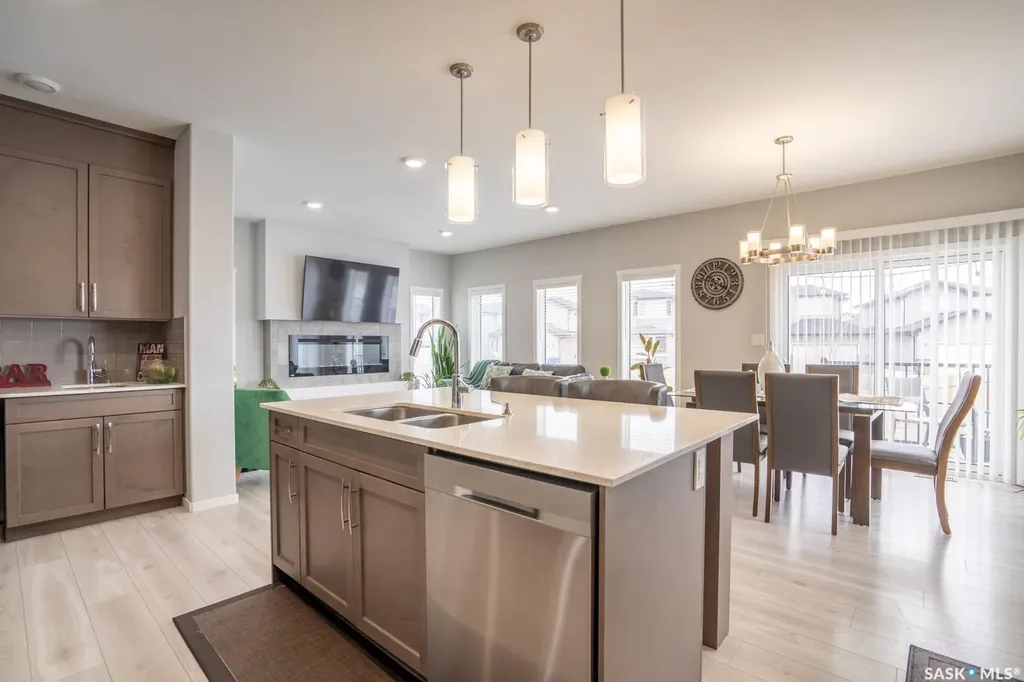 5144 Green Crescent E Regina SK S4V 3S9