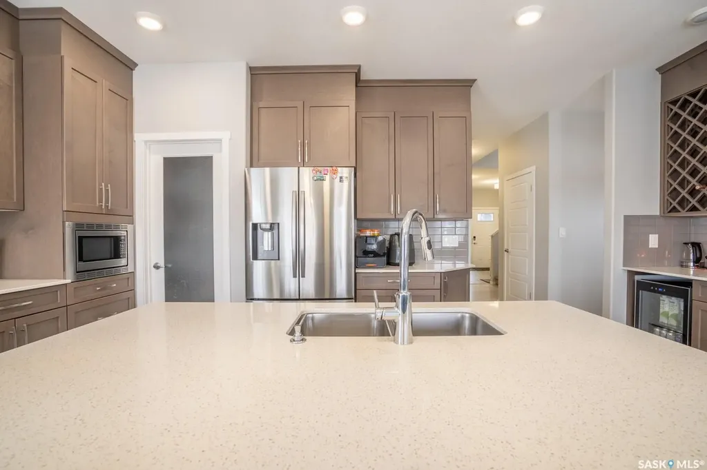 5144 Green Crescent E Regina SK S4V 3S9