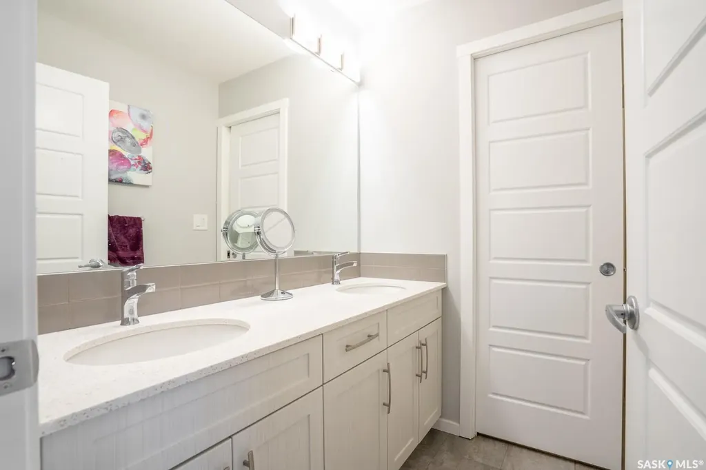 5144 Green Crescent E Regina SK S4V 3S9