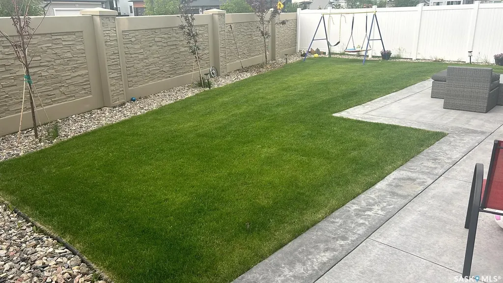 5144 Green Crescent E Regina SK S4V 3S9