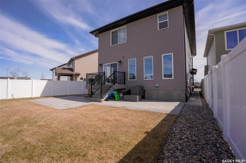 5144 Green Crescent E Regina SK S4V 3S9